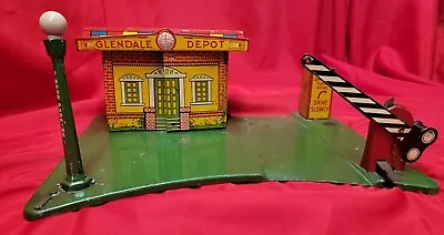 VINTAGE 1930's MARX TOYS GLENDALE TRAIN DEPOT /STATION  DISPLAY OR  RESTORATION  • $55