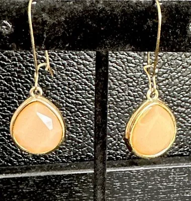 MY VINTAGE MOM’S Gold Tone FACETED PEACH FUZZ DANGLE DROP Pierced Earrings • $2.99