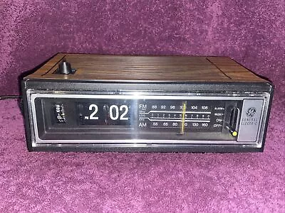 Vintage General Electric Flip Clock 7-4410C Alarm AM/FM Radio Great Condition • $99