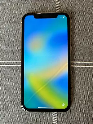 IPhone XR 64GB Unlocked - Cracked Screen - Rear Camera Does Not Work • £10