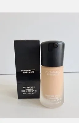 MAC Mineralize Moisture Foundation NW18 30ml SPF 15 (Read Details) FREE FAST P&P • £29.95