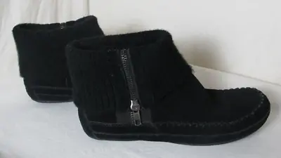 Minnetonka Women's Black Suede Ankle Moccasins Size 6 R#3 • £12.84