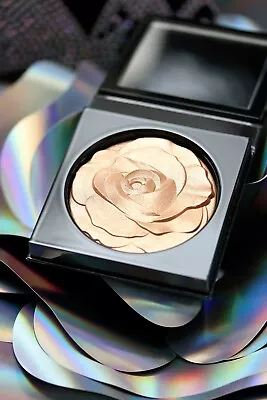 MAC Cosmetics Selena La Reina La Leyenda Extra Dimension Skinfinish Highlighter • $28