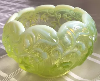 Vintage Fenton Handmade Topaz  Vaseline  Opalescent Lily Of The Valley Rose Bowl • $26