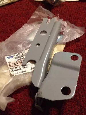 Genuine Ford Ranger Everest Bonnet Hood Hinge - Left • $12.63