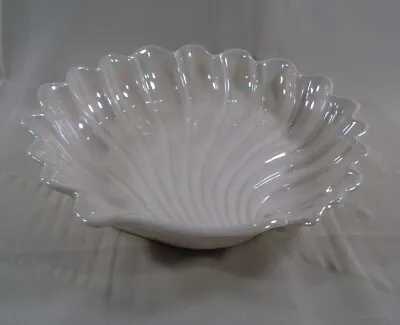 Mid Century Modern Maddux Of California Pottery Sea Shell Iridescent Dish #3039 • $12.99