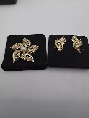 Vintage Sarah Coventry Leaves And Faux Pearl Clip-on Earrings Brooch Set • $25