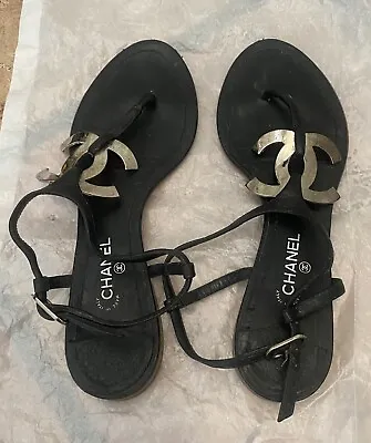 Chanel Large CC Logo Entre Doigts Sandals Size 385 • $350