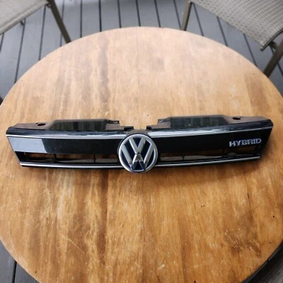 $139.99 • Buy Oem Volkswagen Vw Jetta Hybrid 2013-2014 Front Upper Grill Grille W/ Emblem