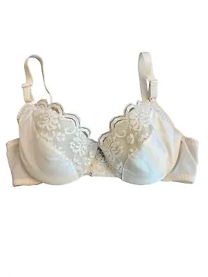 Vintage Maidenform Womens Chantilly Bra Size 36C Lace Satin Underwire Beige 80s • $34.95