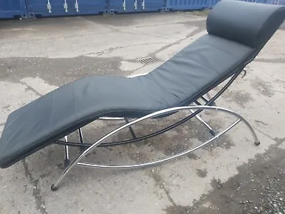  Le Corbusier Style Leather Chaise Recliner  • £195