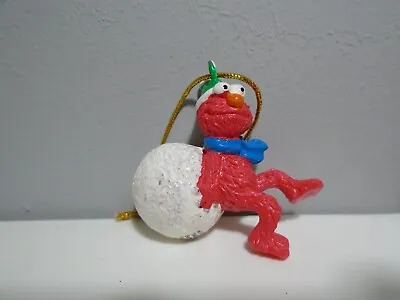 2008 Sesame Street Workshop Elmo Making A Snowman 1.75” Ornament (cb2387) • $9.24