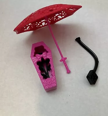 Monster High Howliday Love Edition Umbrella & Bouquet Black Roses Draculaura • $8.99