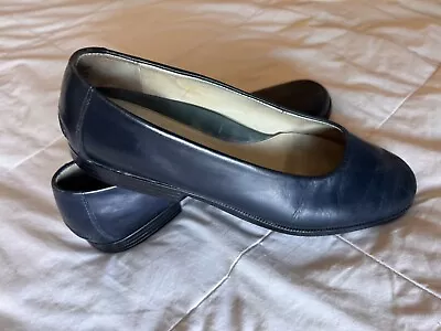 G. H. Bass & Co Leather Women’s Falts Shoes Navy Blue Size 8m • $17.99
