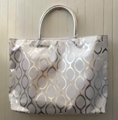 New CLINIQUE White With Metallic Silver Pattern And Silver Handle Tote Bag Nice • $16.93