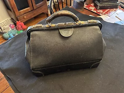 Small Antique Leather Doctor's Bag With Two Original Keys • $40