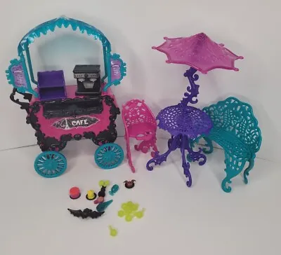 Monster High Scaris City Of Frieghts Cafe Cart Picnic Table & Accessories  • $27.99