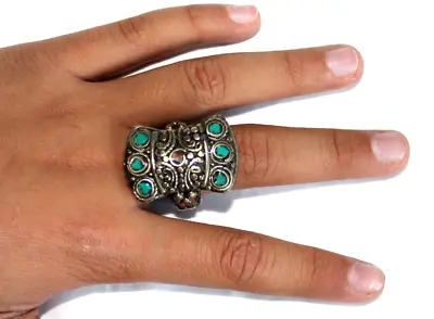 Vintage Turquoise Stone Tibetan Silver Alloy Ring Size 9 ( Us ) • $8.99