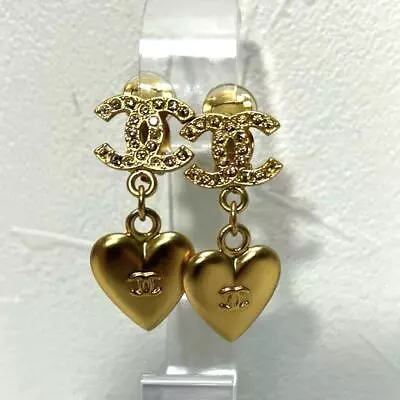 Kiwami Chanel Coco Mark Rhinestone Heart Earrings • £451.07