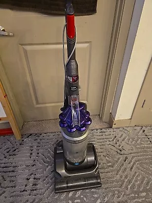 Dyson Vacuum Cleaner For Parts (READ DESCRIPTION)  • $29.99