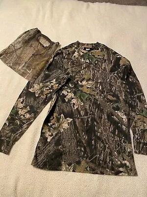 Mossy Oak Long Sleeve Shirt With Face Netting • $15.99