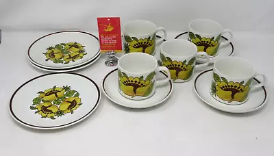 J&G Meakin Bermuda Vintage Pottery Studio Cups Saucers & Plates             G3 • £12.39