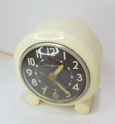 Vintage 1940's General Electric GE Art Deco Alarm Clock Model 7H160 • $19.95