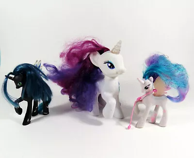 My Little Pony 2011 QUEEN CHRYSALIS Unicorn Pegasus Blck Blue RARITY & PEGASUS • $34.99