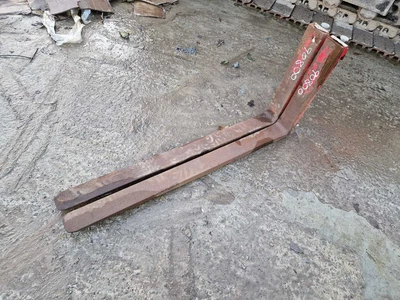 £150 • Buy 3'6  Pallet Forks To Suit Forklift (2 Of)