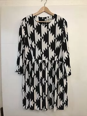 $29.95 • Buy Asos Black White Geometric Shift Dress Gathered Waist Sz 18 Plus