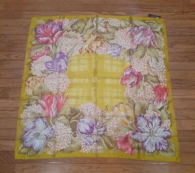 Vintage Gucci Large Flowers  Silk Scarf 33”x33  NWT Ref818 • $99.99