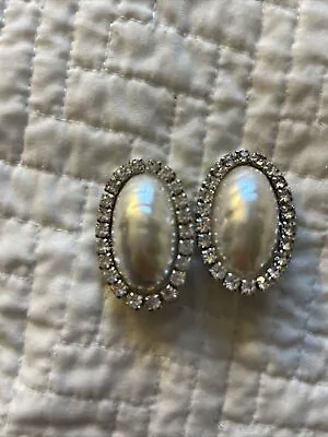 Vintage Lawrence Vrba Gorgeous Faux Pearl And Rhinestone Signed Clip On Earrings • $150