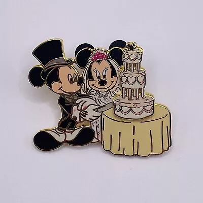 Mickey And Minnie Bride And Groom Cut Cake Pin #12766 Year 2002 • $15.99