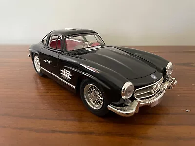 Burago 1954 Mercedes-Benz 300 SL 1:18 Diecast Metal Model Car Black • $24.99