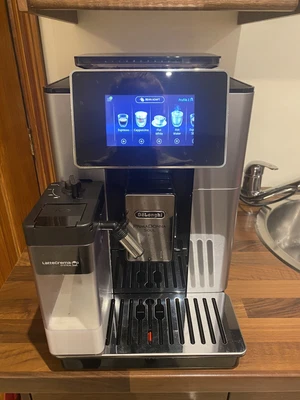 £695 • Buy DeLonghi PrimaDonna Soul Coffee Machine ECAM610.55.SB Lattecrema System