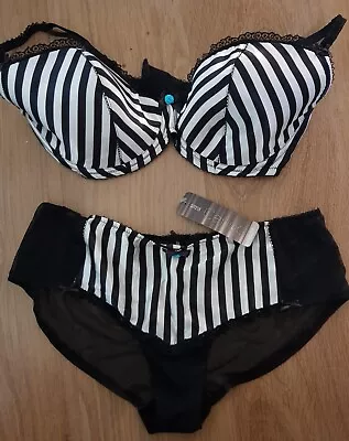 Marks & Spencers Ceriso Black & White Bra & Pants - 38DD + 16 (Goth/Steampunk) • £30