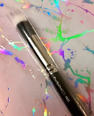 £24.99 • Buy Mac 188S Small Duo Fibre Face Brush - Brand New, Original Unopened