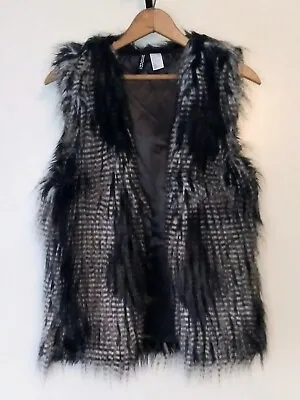 Faux Fur Open Front Vest Womens Size 8 MEDIUM Black Gray Pockets Lined H&M  • $18.99