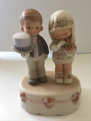 1989 Enesco Memories Of Yesterday Here Comes The Bride & Groom Music Box 520136 • $19.99