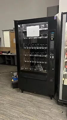 Snacks Vending Machine • £500