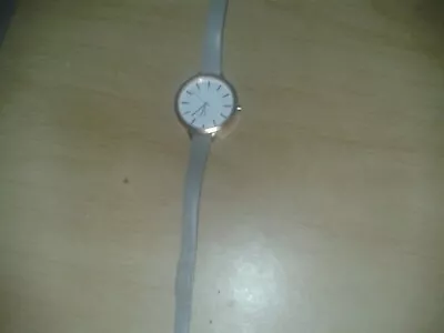 £4.99 • Buy Late 2000's Grey Faux Leather New Look Ladies Quartz Watch. Strap Wear. (D18WB)