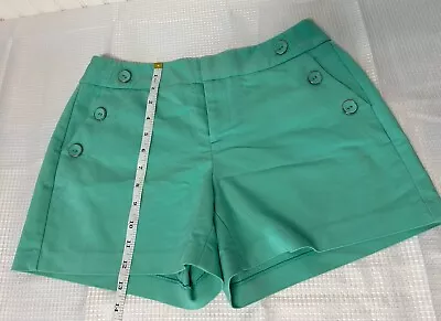 Elle Shorts Womens Size 2 Green Regular Fit Flat Front Mid Rise Bermudas Casual • $4.90