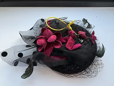 *NEW* Wedding Elegant Floral Hat - Black And Red • £18