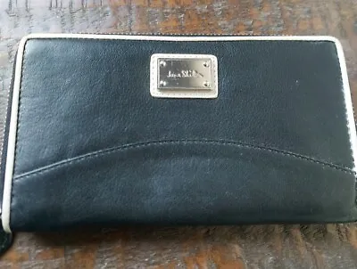 £8 • Buy Jane Shilton Black Leather Large Purse Zip Around