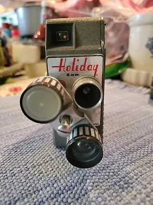 Vintage MANSFIELD HOLIDAY II  8mm MOVIE CAMERATESTED MECHanically.  Spool Spins • $21.95