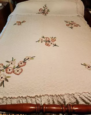 Vintage Martex CABIN CRAFTS 112  X 96  Chenille Flowers Bedspread • $79