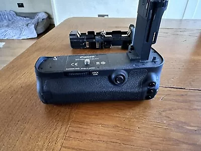Canon BG-E11 Battery Grip - 5261B001 • £40