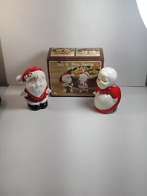 Vintage Mr. And Mrs. Santa Claus  Salt Pepper Shakers .  SMALL CHIP  • $8.99