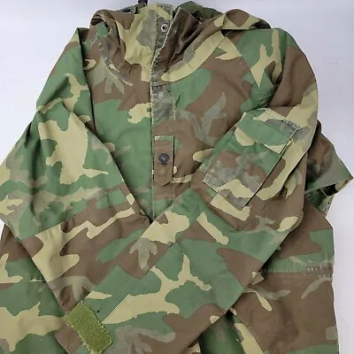 Military Cold Weather Parka Coat Jacket Woodland Camo Sz Medium Regular • $39.95