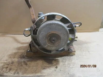 1945 Maytag  Model 72 Twin Cylinder Uses 6 Volt Battery To Run • $350